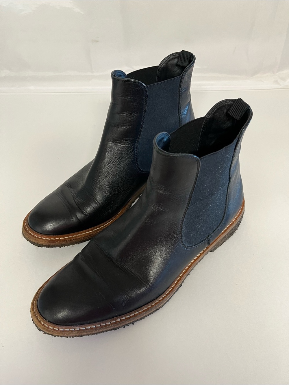 Barney’s New York Black Leather Chelsea Boots 8 1/2